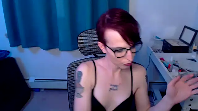 Snapshot of RyffBurnz chatting on January 22, 2:37 am RyffBurnz online show from January 22, 2:37 am