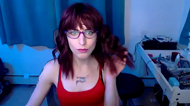 Snapshot of RyffBurnz chatting on February 6, 2:11 am RyffBurnz online show from February 6, 2:11 am