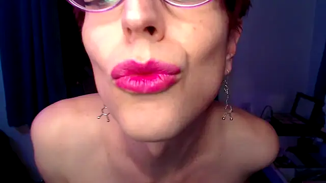 Snapshot of RyffBurnz chatting on March 17, 4:25 am RyffBurnz online show from March 17, 4:25 am