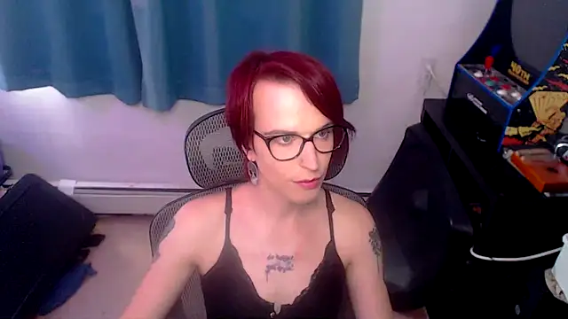 Snapshot of RyffBurnz chatting on September 12, 3:18 pm RyffBurnz online show from September 12, 3:18 pm