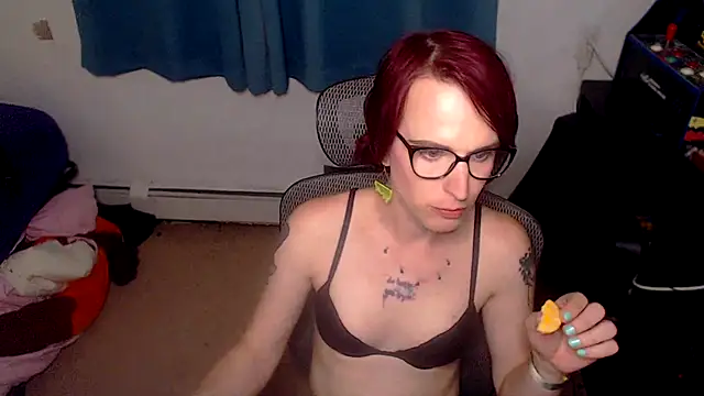 Snapshot of RyffBurnz chatting on September 19, 3:56 am RyffBurnz online show from September 19, 3:56 am