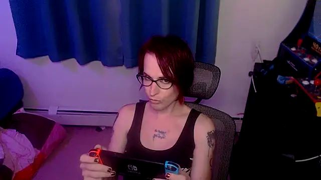 Snapshot of RyffBurnz chatting on October 9, 2:02 am RyffBurnz online show from October 9, 2:02 am