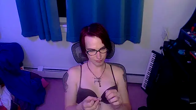 Snapshot of RyffBurnz chatting on October 11, 2:25 am RyffBurnz online show from October 11, 2:25 am