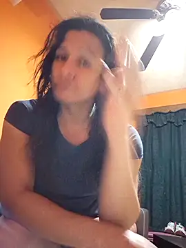 miicheele32 online show from November 15, 7:50 am