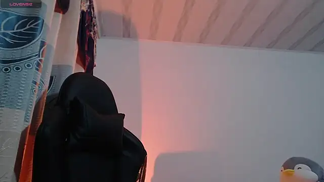 sweet cutetras22 online show from April 22, 5:31 pm