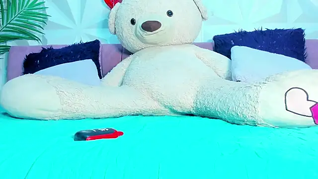 Briyit Doll online show from April 1, 5:53 am