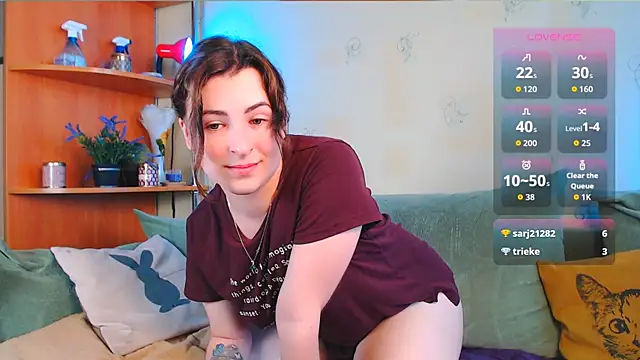 Caroline1995 online show from October 5, 8:15 am