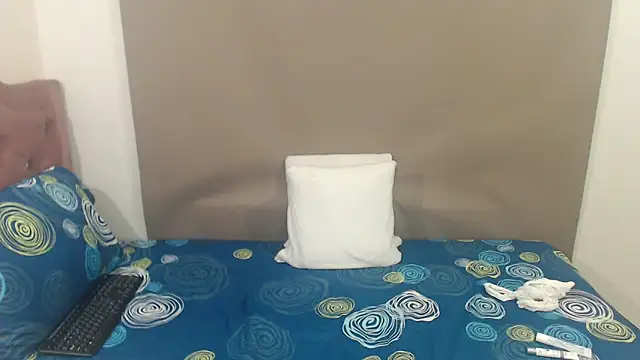 kimberlyjamexxx online show from February 22, 4:15 am