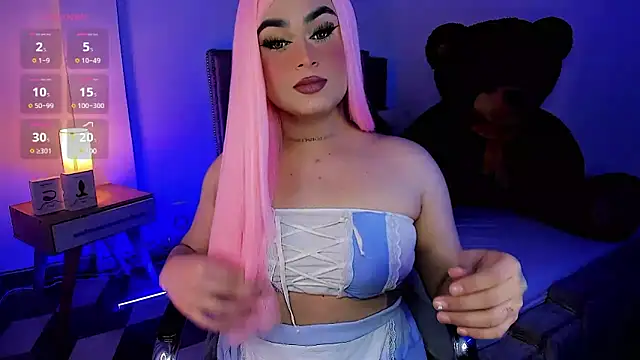 Snapshot of alexia_mattel chatting on January 26, 10:24 pm alexia mattel online show from January 26, 10:24 pm