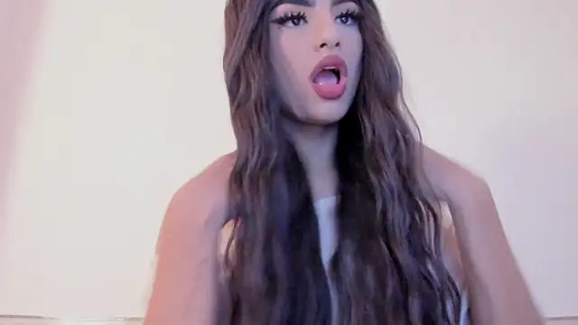 Sophia Cambpell online show from February 9, 9:10 pm