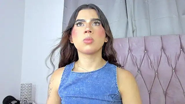 Snapshot of Ashley_piinkk_ chatting on February 19, 5:16 am Ashley piinkk  online show from February 19, 5:16 am