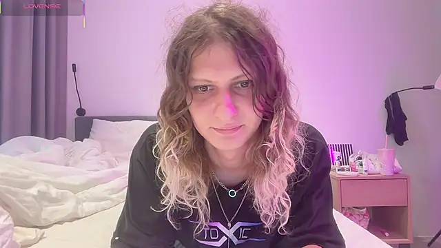 Alice Pinkhead online show from November 7, 9:53 am