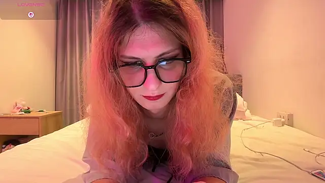 Alice Pinkhead online show from July 30, 9:19 am