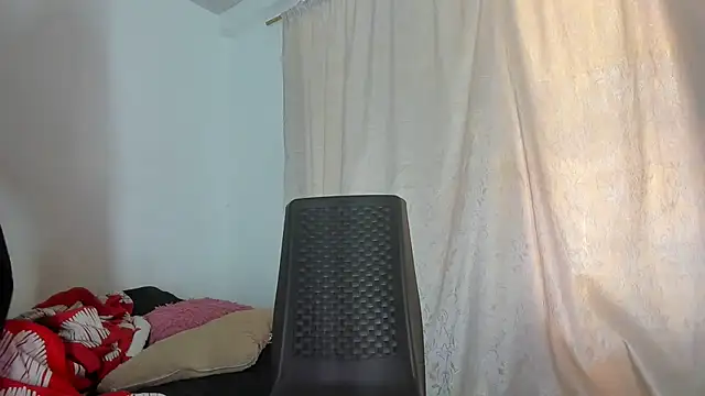 cristinamontiel online show from April 11, 2:20 pm