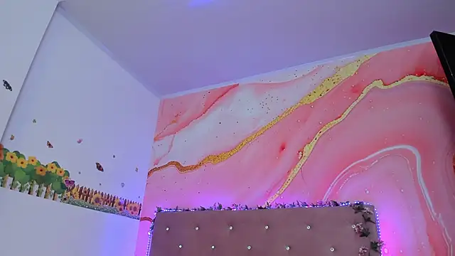 Daisy  rose online show from January 30, 11:11 am