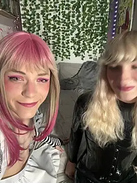PeachyPrim online show from July 22, 1:09 am