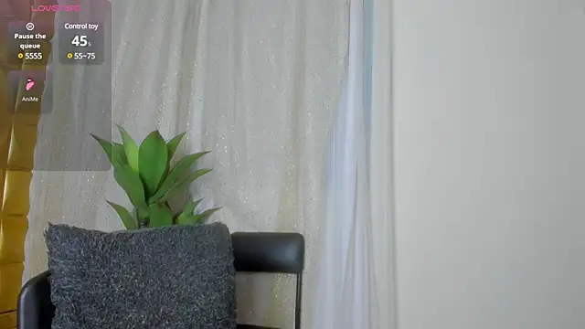 Snapshot of Kenia_Fox chatting on March 17, 8:15 pm Kenia Fox online show from March 17, 8:15 pm
