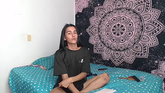 liissa 0 online show from April 17, 6:53 pm