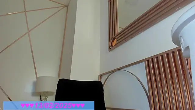 Snapshot of Bylie_Hills chatting on February 14, 9:21 pm Bylie Hills online show from February 14, 9:21 pm