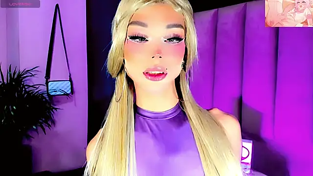 Snapshot of dollswit01 chatting on November 1, 12:30 am dollswit01 online show from November 1, 12:30 am