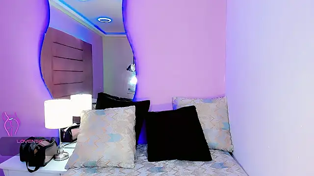 Shanelengel online show from March 5, 9:20 pm