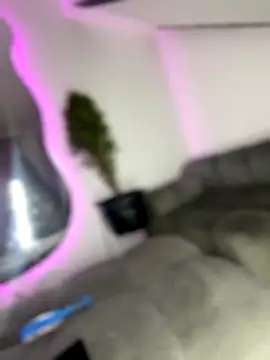 pinkscreens online show from October 23, 2:15 am