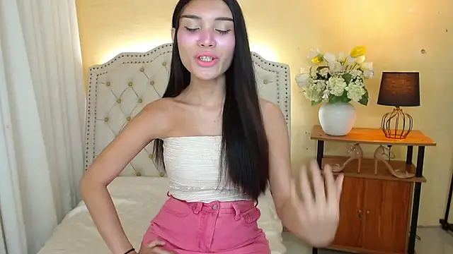 Notaestheticallykylinee online show from September 28, 2:54 am