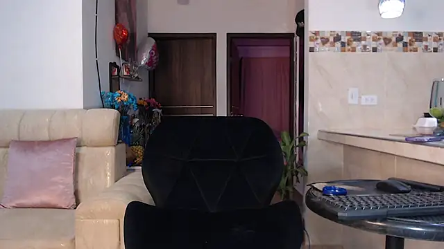 mistressbigcock777 online show from October 2, 5:52 am