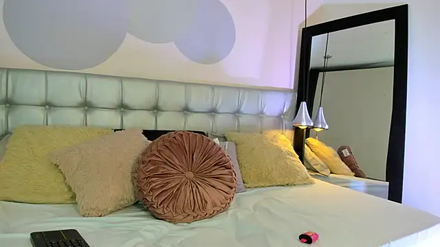 sammybrunette1 online show from March 22, 8:04 pm