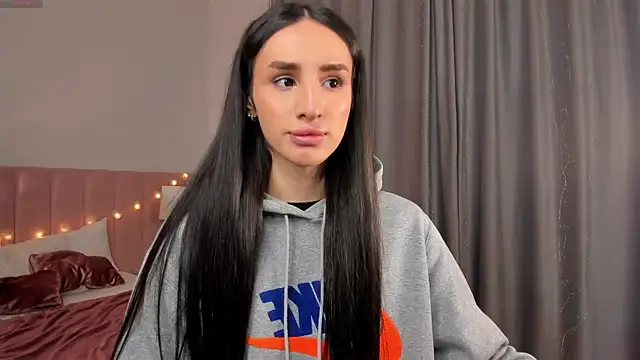 Kim Oberlin  online show from January 13, 4:15 pm