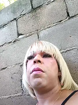 blondebitchlitle online show from December 13, 8:15 pm