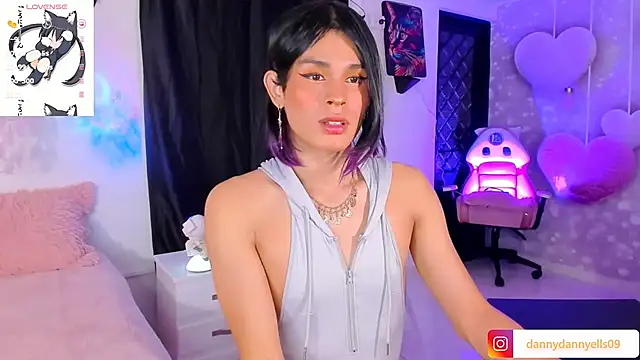 sweet dannyfem online show from February 13, 5:24 am