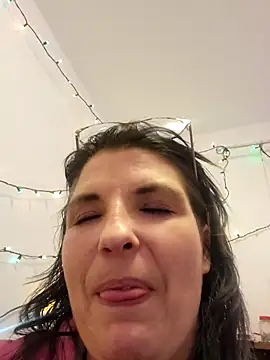 Neveah6 online show from December 29, 8:00 am