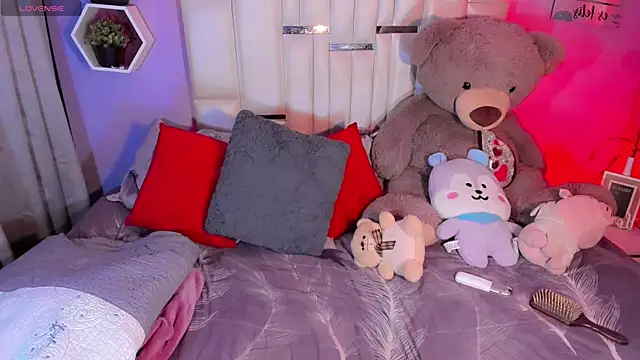 Aileen 18 online show from December 19, 7:24 am