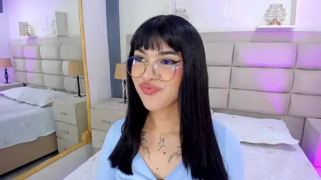 RoseCassie online show from March 3, 1:26 pm
