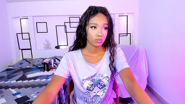 NamoiSmith online show from March 6, 5:10 am