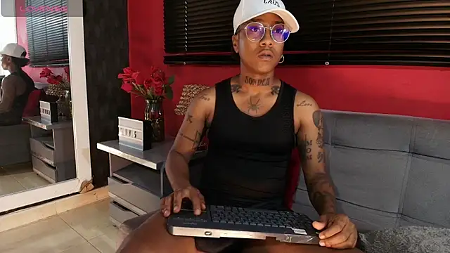 JhonyMiller  online show from December 19, 8:02 pm