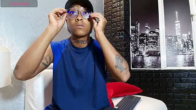 JhonyMiller  online show from December 20, 7:50 pm