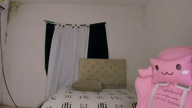 Snapshot of Miss_noah18 chatting on October 1, 9:37 pm Miss noah18 online show from October 1, 9:37 pm