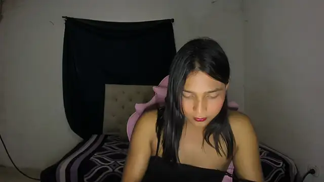 Snapshot of Miss_noah18 chatting on October 25, 9:54 pm Miss noah18 online show from October 25, 9:54 pm