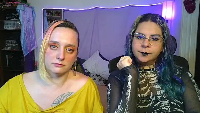 Evelan420 online show from April 21, 8:59 pm