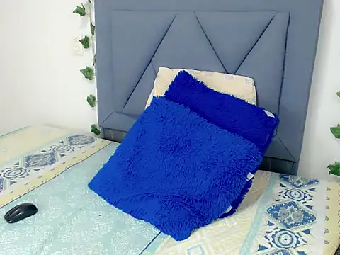 dominic 00 online show from September 27, 7:23 pm