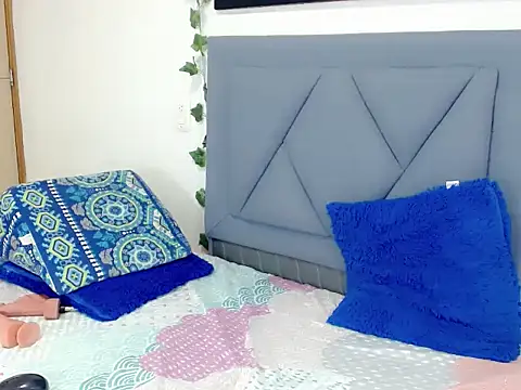 dominic 00 online show from October 4, 9:04 pm