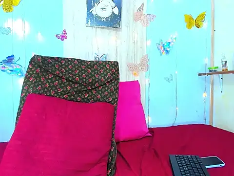 corynatayler online show from December 5, 11:11 pm