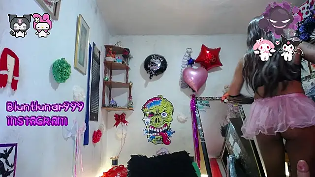 Snapshot of purplekattlyn chatting on March 13, 5:48 pm purplekattlyn online show from March 13, 5:48 pm