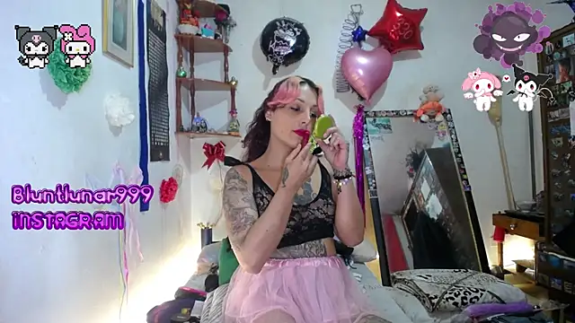 Snapshot of purplekattlyn chatting on March 15, 8:55 am purplekattlyn online show from March 15, 8:55 am