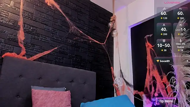 Maite Smith  online show from October 30, 1:10 pm