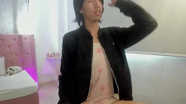 loverisu-coral online show from March 4, 7:07 pm