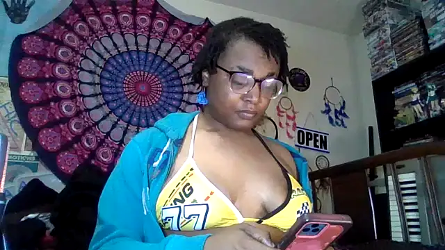 GardeniaFields online show from April 5, 11:25 pm