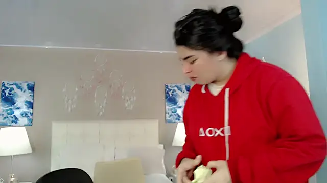 maddissonivanova online show from November 2, 3:48 am